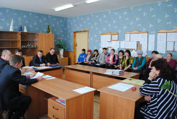 14:05 Шемуршинский район: в рамках Единого информационного дня состоялись встречи с трудовыми коллективами